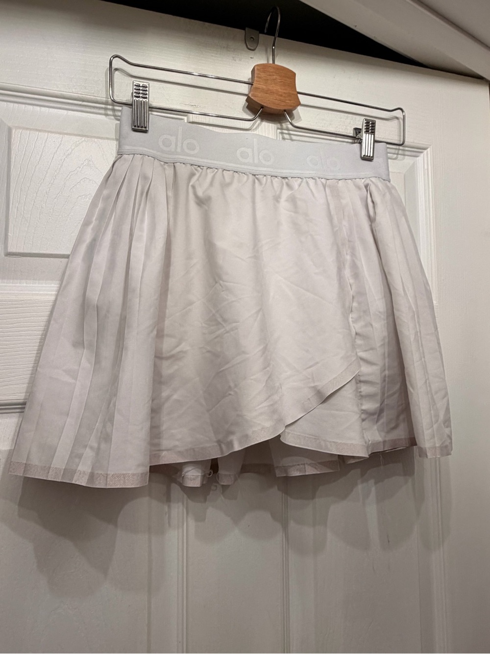 ALO Yoga White Pleated Mini Skirt with Inner Shorts